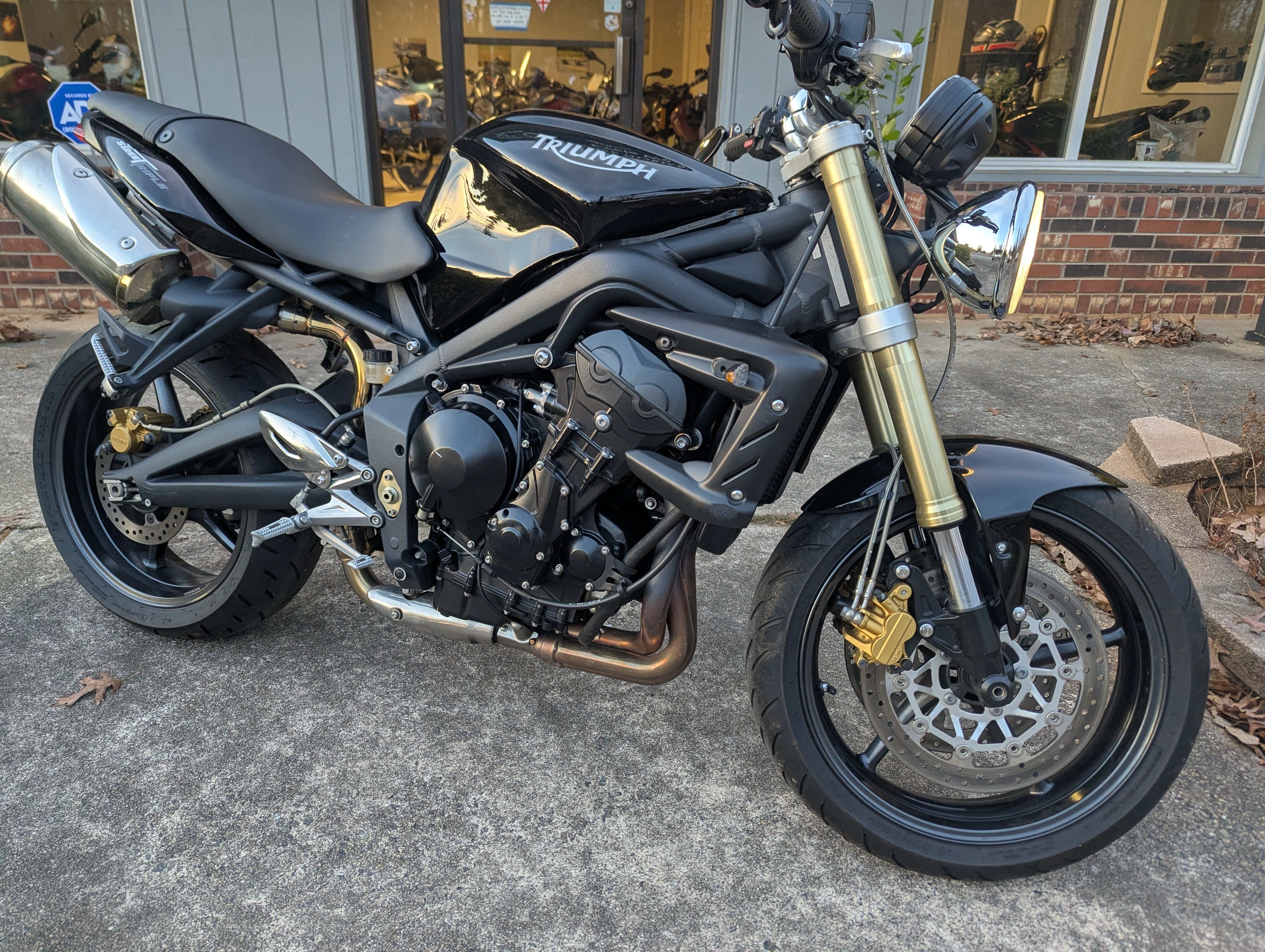 PXL_20251124_221001398