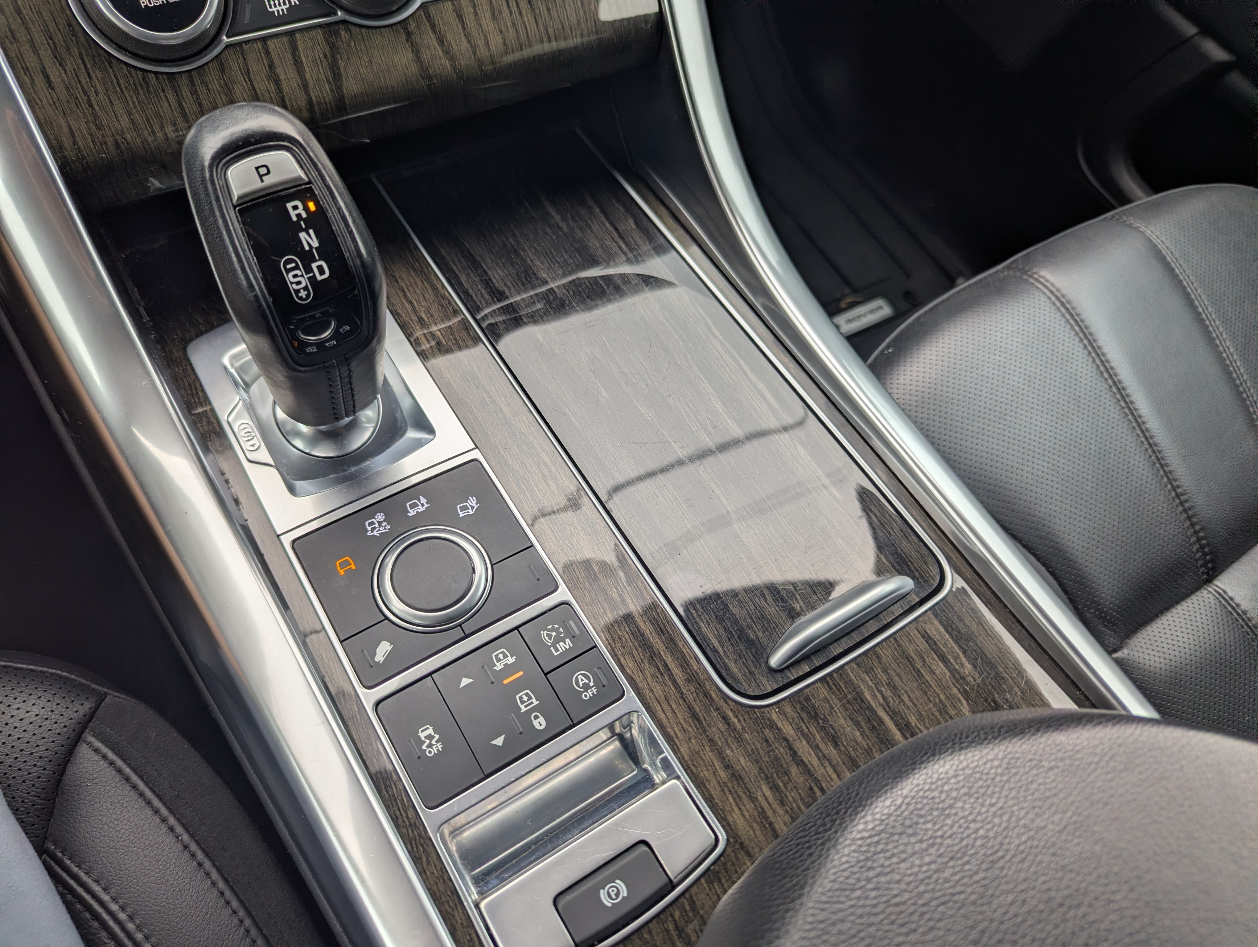 2017 Land Rover Range Rover Sport SE - Photo 6
